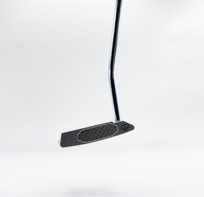 SCOTTY CAMERON “STUDIO STYLE SQUAREBACK 2025” PUTTER – 35” (NUEVO)